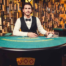 Triple Card Poker Casino Extra